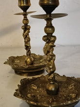 Charger l'image dans la galerie, Paire de bougeoir néoclassique en bronze fin XIXE
