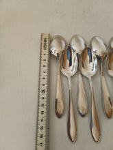 Charger l&#39;image dans la galerie, Jezler la Reine, série de 12 cuillères à dessert en argent massif 0.800 parfait état
