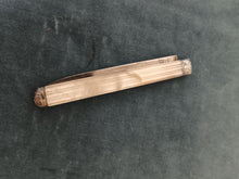 Charger l&#39;image dans la galerie, Exceptionnelle couteau Beligné à fruit en argent massif et nacre , milieu XVIIIÈME Coutelier du Roy de France.
