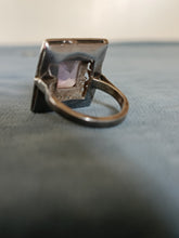 Charger l&#39;image dans la galerie, Bague femme vers 1920 en argent massif et améthyste taillée.
