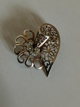 Charger l'image dans la galerie, Broche ancienne en argent entièrement faite à la main .vers 1900
