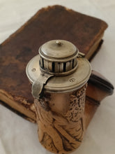 Charger l'image dans la galerie, Fourneau à pipe en écume de mer 18ème probablement hollandais, décors vie rurale.
