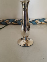 Charger l&#39;image dans la galerie, Jezler vase en argent 0.800 XXÈME
