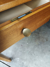 Charger l'image dans la galerie, Bureau design vers 1960, en noyer massif . Origine probablement Allemand ou Suisse .
