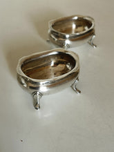 Charger l&#39;image dans la galerie, Paire de salière anglaise en argent Sterling 0,925
