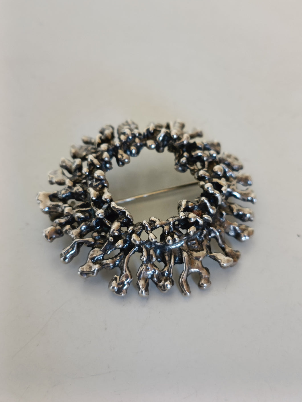 Broche en argent moderniste vers 1970