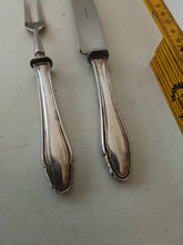 Charger l'image dans la galerie, Paire de service à découper, manche en argent 0.800 . Lame et pic en inox . Travail Allemand milieu XXÈME
