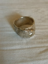 Charger l'image dans la galerie, Bague en argent massif  création belle qualitée  cire perdue ,
