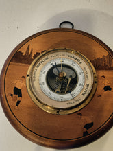 Charger l'image dans la galerie, Baromètre art nouveau en bois marqueté. Décors football. Fonctionne
