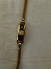 Charger l'image dans la galerie, Atlanta montre bracelet femme en métal doré . Mouvement mécanique à réviser.
