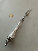 Charger l&#39;image dans la galerie, Fourchette de service manche argent , dans le style XVIIIE allemand .vers 1900
