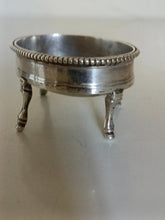 Charger l&#39;image dans la galerie, Élégant saleron en argent massif, Autriche Hongrie, ville de Vienne début XIXE fin XVIIIÈME

