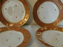 Charger l'image dans la galerie, Dagoty manufacture de porcelaine à Paris vers 1810-20 série de 6 assiettes peinte à la main et dorées. Très bon état général. Décors retour d' Egypte .
