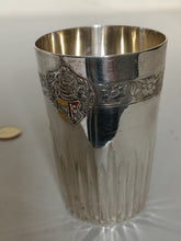 Charger l&#39;image dans la galerie, Club automobile Genève club , gobelet en argent massif de jezler par Giel orfèvre. Monogramme émaillé avec petit dégât. Fin XIXÈME début Xxème
