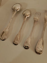 Charger l'image dans la galerie, Christofle filet ancien , série pour 12 personnes de 48 couverts argentés. Monogramme JB
