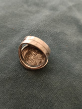 Charger l&#39;image dans la galerie, Bague chevalière en argent avec copie monnaie grecque. Roi Mithridate II de Parthe
