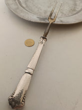 Charger l'image dans la galerie, Fourchette de service à deux dent , époque Art déco en métal argentée
