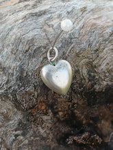 Charger l'image dans la galerie, Petit pendentif coeur en argent et verre turquoise
