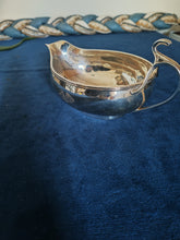 Charger l&#39;image dans la galerie, Charles Jacot pour la maison Mugnier à Genève, exceptionnelle saucière en argent 900 . 1925/1936
