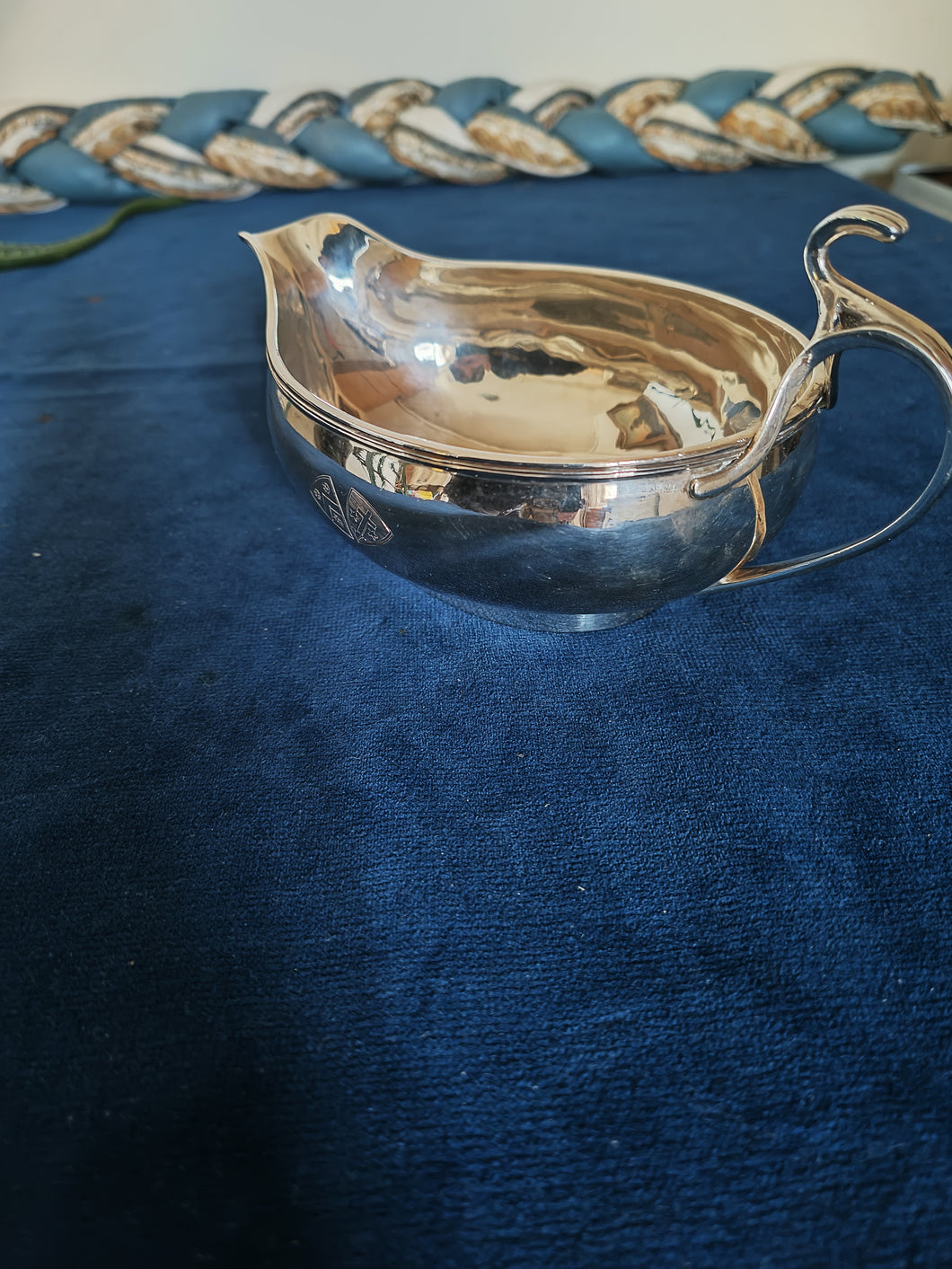 Charles Jacot pour la maison Mugnier à Genève, exceptionnelle saucière en argent 900 . 1925/1936