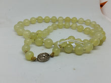 Charger l&#39;image dans la galerie, Collier Chinois ancien en jade et argent.
