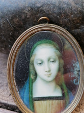 Charger l&#39;image dans la galerie, Miniature Sainte Vierge et cadre laiton.
