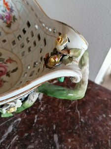 Jardinière en porcelaine peinte à la main.