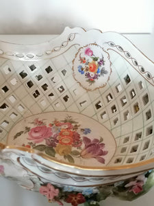 Jardinière en porcelaine peinte à la main.