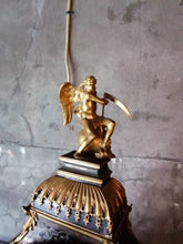 Charger l&#39;image dans la galerie, Pendule Louis XIV Boulle exceptionnelle.
