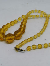Charger l&#39;image dans la galerie, Collier cristal taillé vintage.
