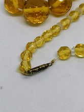 Charger l&#39;image dans la galerie, Collier cristal taillé vintage.
