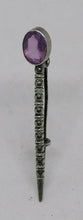 Charger l&#39;image dans la galerie, Broche à kilt ancienne avec améthyste taillé.
