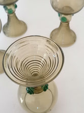Charger l&#39;image dans la galerie, 4 verres cristals fumé ancien .
