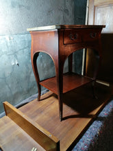 Charger l&#39;image dans la galerie, Petite table d&#39;appoint style ls.xv
