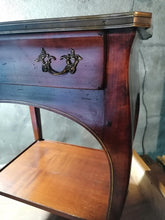 Charger l&#39;image dans la galerie, Petite table d&#39;appoint style ls.xv
