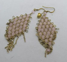 Charger l&#39;image dans la galerie, Paire de boucle d&#39;oreille quartz rose et argent.
