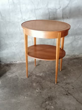 Charger l&#39;image dans la galerie, Table ovale en cerisier Directoire

