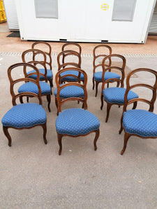 8 chaises Bernoise en noyer