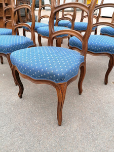 8 chaises Bernoise en noyer