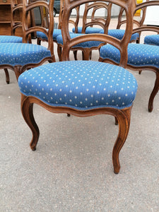 8 chaises Bernoise en noyer