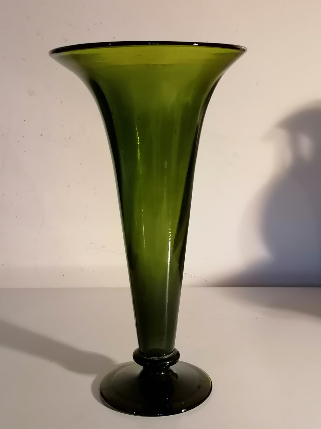Vase en verre soufflé ancien 