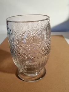 Vase en cristal taillé ancien