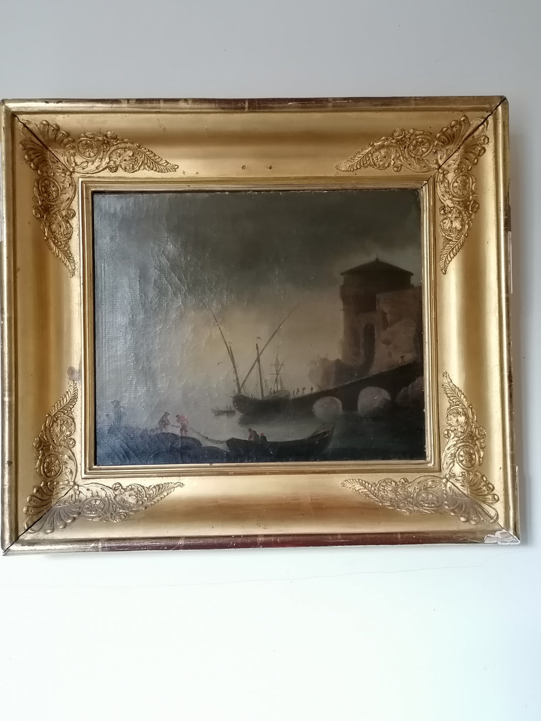 Marine Port et voiler dans la brume