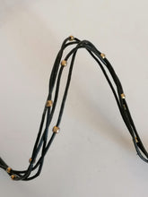 Charger l&#39;image dans la galerie, Collier tissus et perle en argent doré
