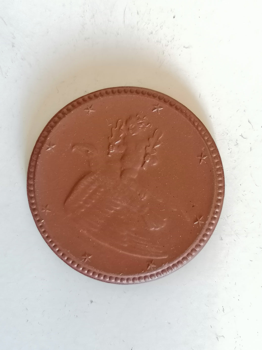 Médaille Meissen en porcelaine brune 