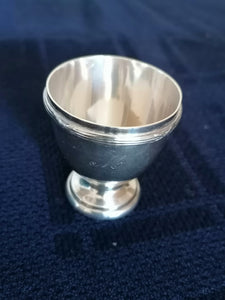 Coquetier en argent