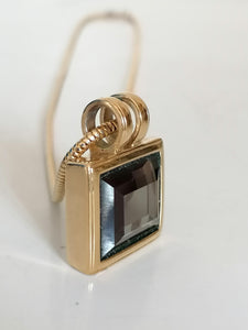 Pendentif cristal vert  et chaîne doré