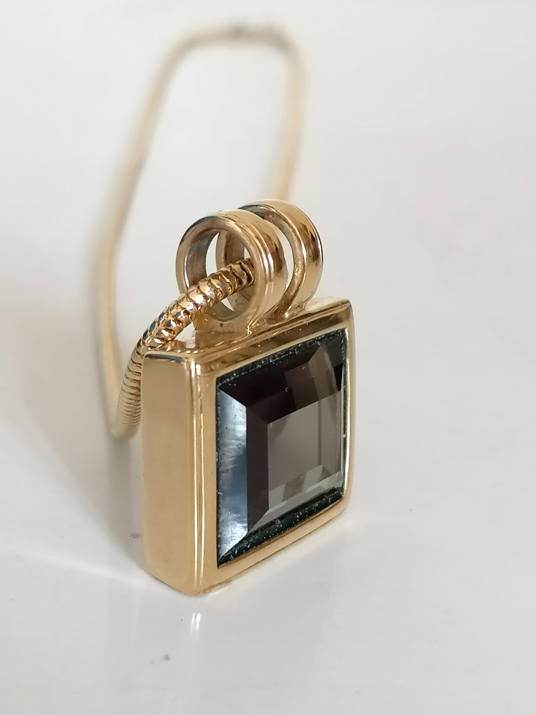 Pendentif cristal vert  et chaîne doré