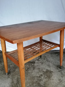Petite table de salon Danoise  en teck