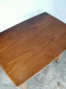 Petite table de salon Danoise  en teck
